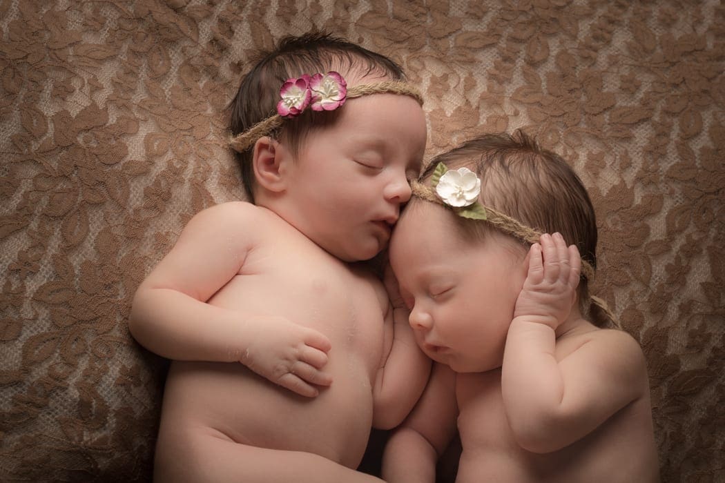 newborn photoshoot twins
